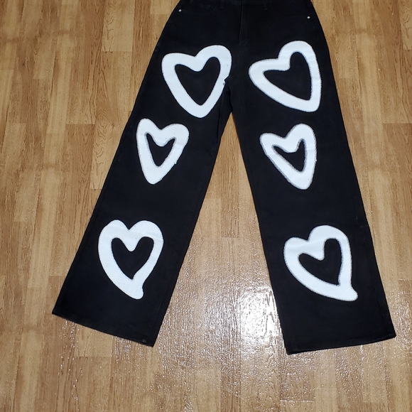 Brand New, SHIEN Brand, Women's Jeans w/ Hea - Picture 1 of 5
